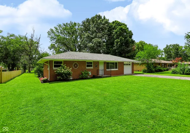 Homes for sale in Indianapolis, IN | 7114 Chandler Dr, Indianapolis, IN 46217 | MLS# 22112796