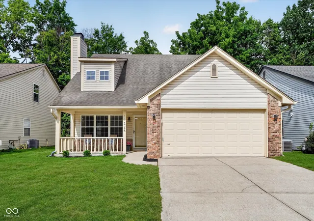 1st image of 11326 Harrington Ln, Fishers, IN 46038 | MLS# 22112813
