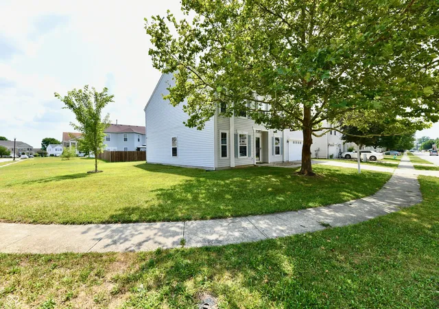 2nd image of 1377 Fortner Dr, Indianapolis, IN 46231 | MLS# 22112838