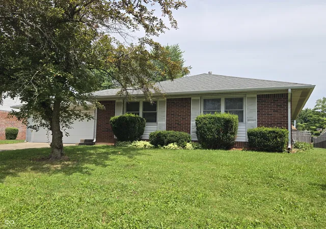 2nd image of 3930 Ivory Wy, Indianapolis, IN 46237 | MLS# 22112856