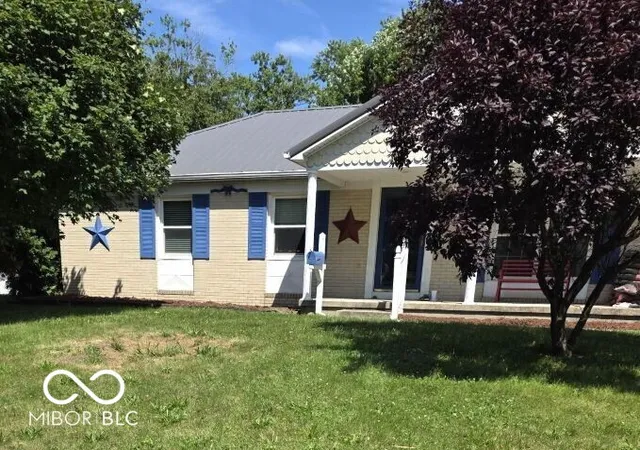 1st image of 1615 Avenue East St, Elwood, IN 46036 | MLS# 22112857