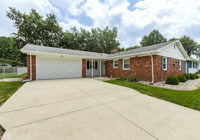 3rd image of 920 Shellbark Rd, Anderson, IN 46011 | MLS# 22112858