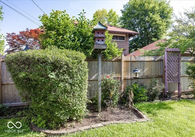 4th image of 17 S Hough St, Greenfield, IN 46140 | MLS# 22112867