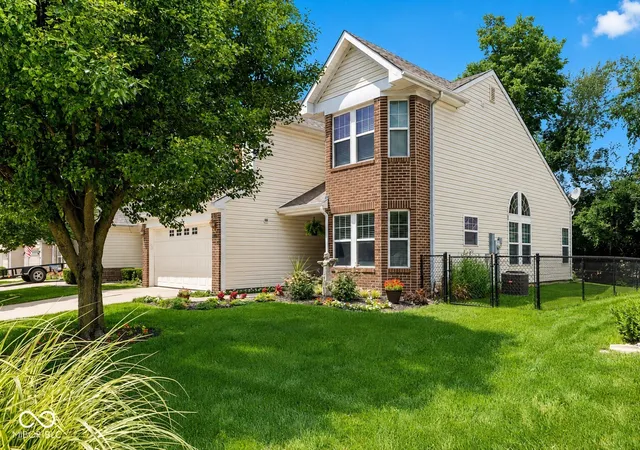 3rd image of 1312 Summerhouse Dr, Indianapolis, IN 46217 | MLS# 22112888
