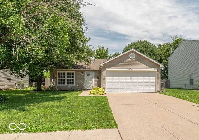 Homes for sale in Whiteland, IN | 660 Wheat Field Ln, Whiteland, IN 46184 | MLS# 22112890