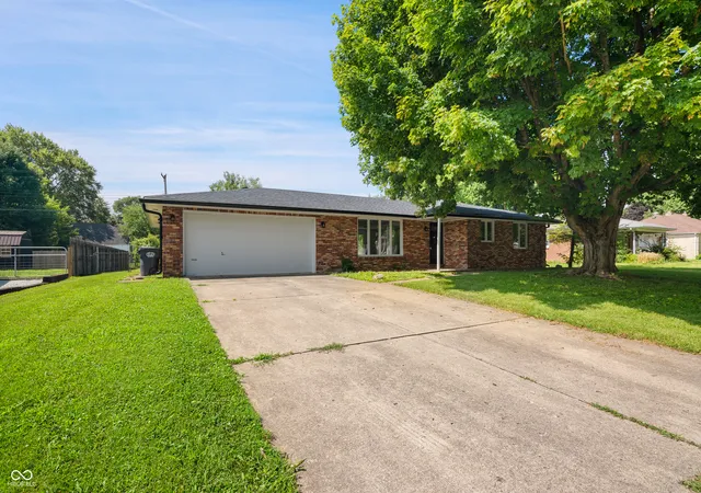 2nd image of 615 Country Club Ln, Anderson, IN 46011 | MLS# 22112909