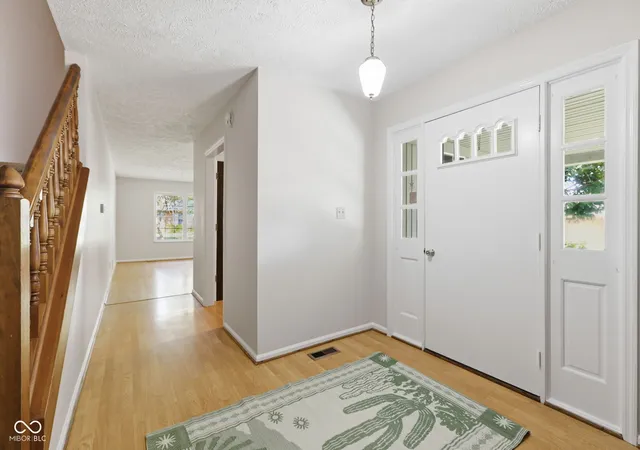 Photo 4 of Single family home for sale at 1503 Sandi Dr, Indianapolis, IN 46260 | MLS# 22112917 | Listing updated on 2026-09-12