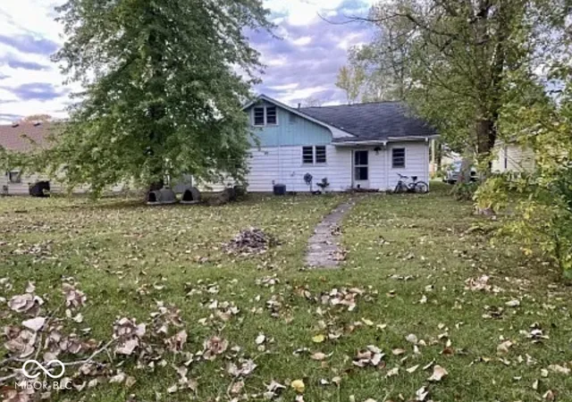 2nd image of 867 W Seventh St W, Greenfield, IN 46140 | MLS# 22112942