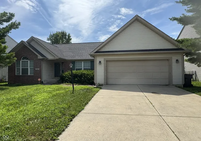 Homes for sale in Indianapolis, IN | 1830 Brook Crossing Wy, Indianapolis, IN 46229 | MLS# 22112944