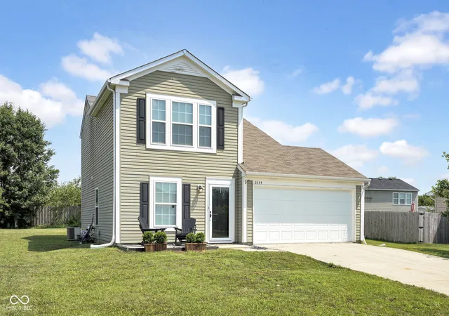 Photo 1 of Single family home for sale at 3344 Spring Valley Dr, Columbus, IN 47203 | MLS# 22112948 | Listing updated on 2026-08-12