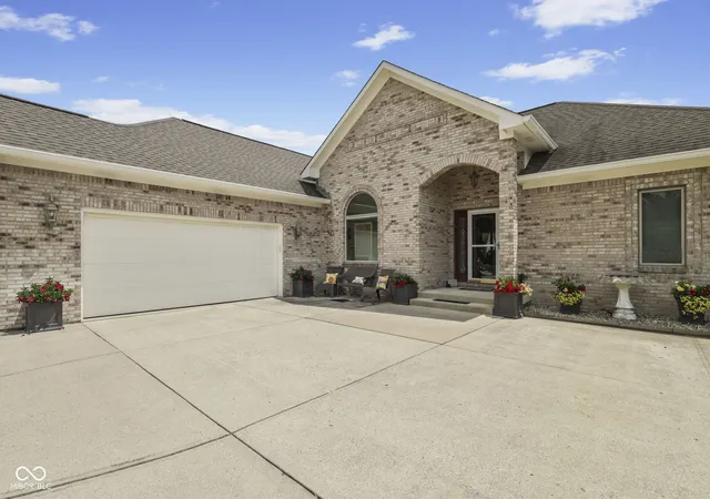 2nd image of 4949 W Cedar Creek Dr, New Palestine, IN 46163 | MLS# 22112960