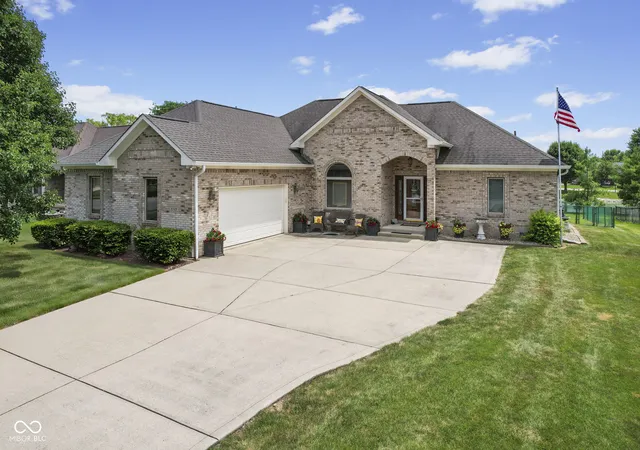 3rd image of 4949 W Cedar Creek Dr, New Palestine, IN 46163 | MLS# 22112960