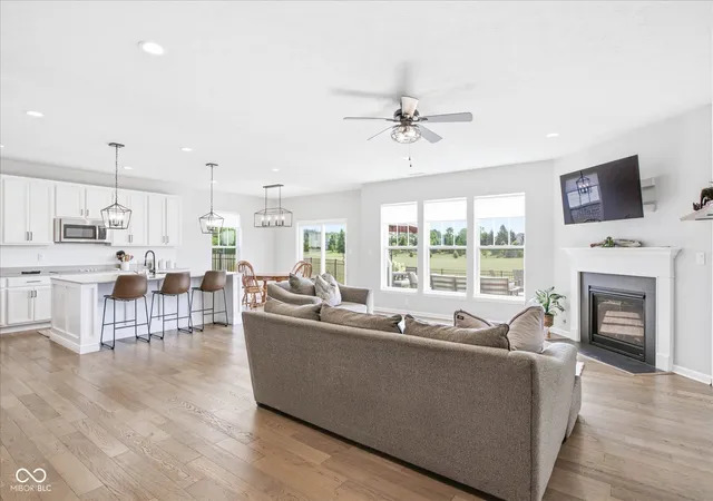 4th image of 10421 Oxer Dr, Fishers, IN 46040 | MLS# 22112968