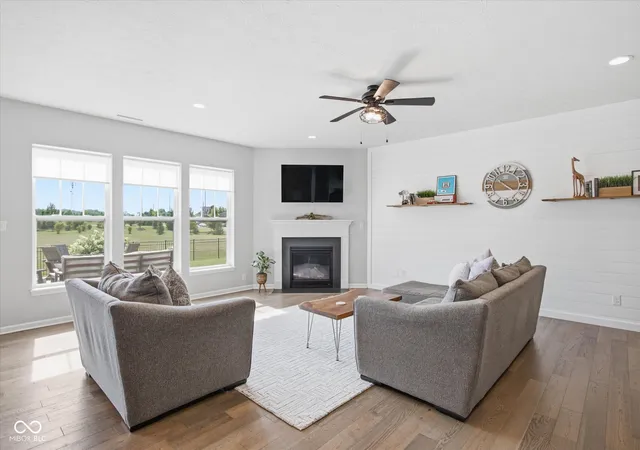 5th image of 10421 Oxer Dr, Fishers, IN 46040 | MLS# 22112968