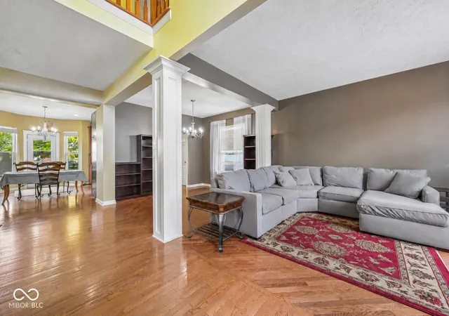 5th image of 511 Georgetown Rd, Greenwood, IN 46142 | MLS# 22112971