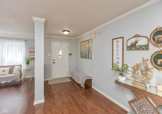 2nd image of 2111 Shadowbrook Dr, Plainfield, IN 46168 | MLS# 22112979