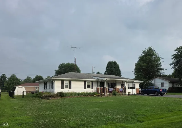 2nd image of 205 S Elizabeth St, Westport, IN 47283 | MLS# 22112988