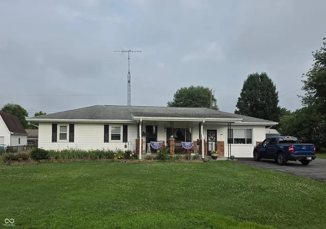 3rd image of 205 S Elizabeth St, Westport, IN 47283 | MLS# 22112988