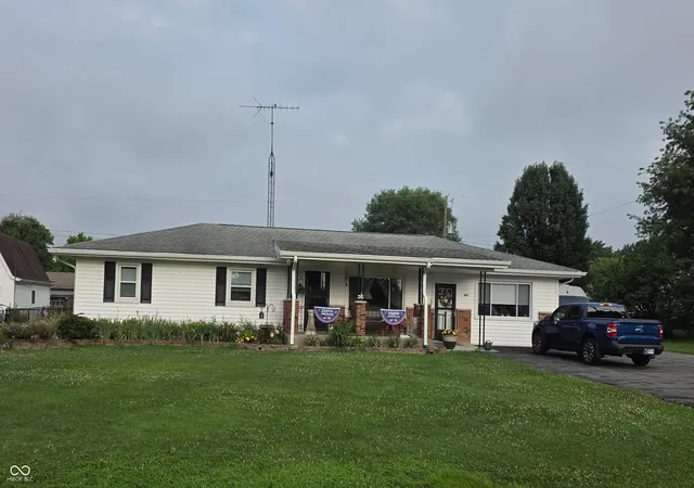 4th image of 205 S Elizabeth St, Westport, IN 47283 | MLS# 22112988