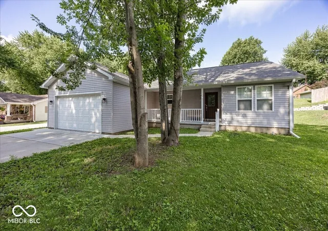 Photo 1 of Single family home for sale at 336 N Madison St, Knightstown, IN 46148 | MLS# 22113031 | Listing updated on 2026-09-01