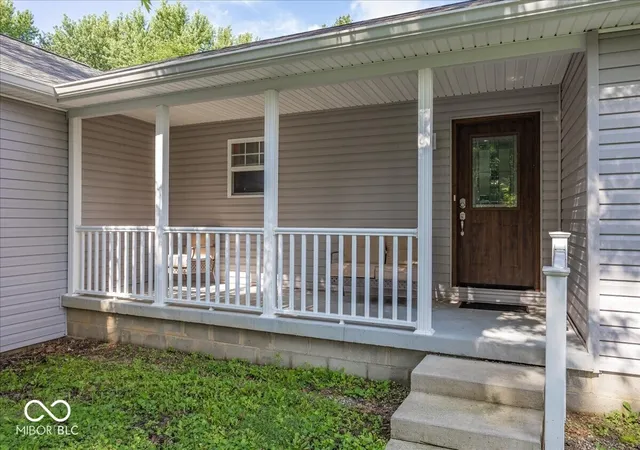 Photo 2 of Single family home for sale at 336 N Madison St, Knightstown, IN 46148 | MLS# 22113031 | Listing updated on 2026-09-01