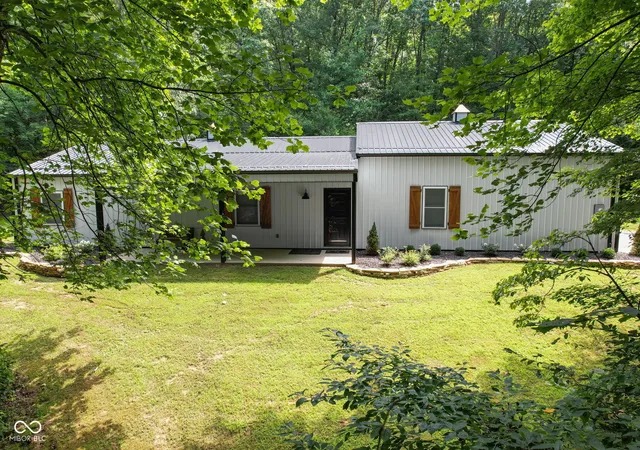 3rd image of 5540 E Washboard Rd, Bloomfield, IN 47424 | MLS# 22113032