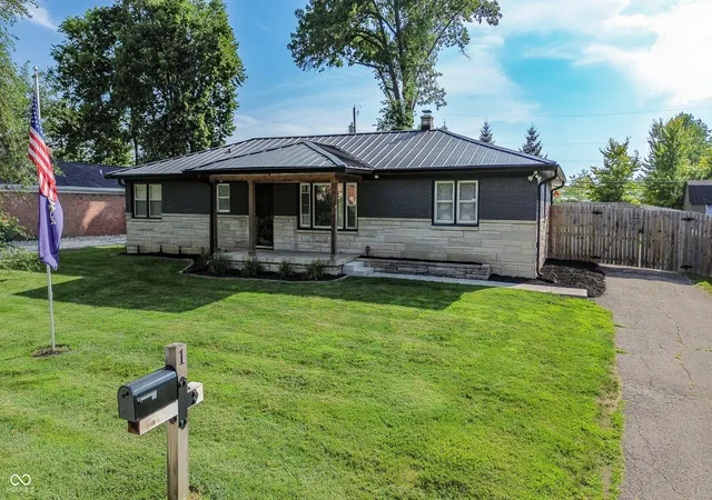 3rd image of 1 Wedding Ln, Plainfield, IN 46168 | MLS# 22113034