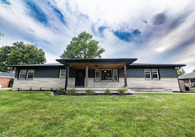 4th image of 1 Wedding Ln, Plainfield, IN 46168 | MLS# 22113034