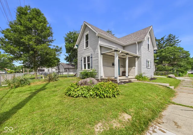 2nd image of 1124 E 10th St, Anderson, IN 46012 | MLS# 22113035