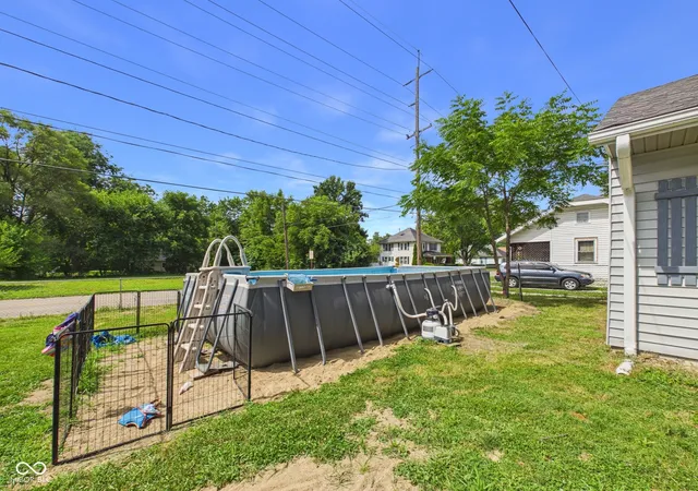 5th image of 1124 E 10Th St, Anderson, IN 46012 | MLS# 22113035