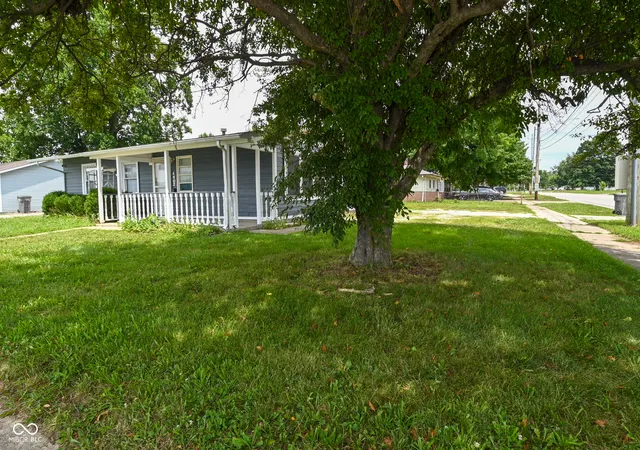 Homes for sale in Indianapolis, IN | 4802 W 30th St, Indianapolis, IN 46224 | MLS# 22113056
