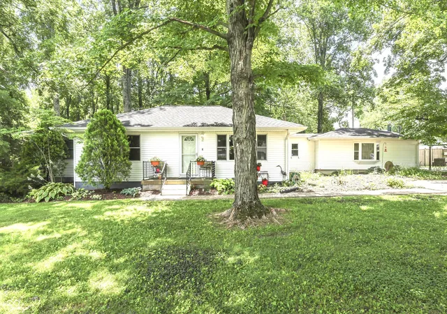 1st image of 5621 W Smokey Row Rd W, Greenwood, IN 46143 | MLS# 22113062
