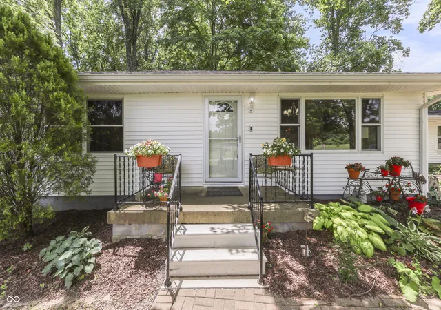 5th image of 5621 W Smokey Row Rd W, Greenwood, IN 46143 | MLS# 22113062
