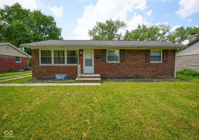 Homes for sale in Indianapolis, IN | 4714 N Kenmore Rd, Indianapolis, IN 46226 | MLS# 22113063