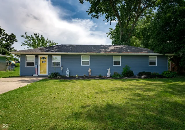 2nd image of 4703 W Compton Dr, Edinburgh, IN 46124 | MLS# 22113082