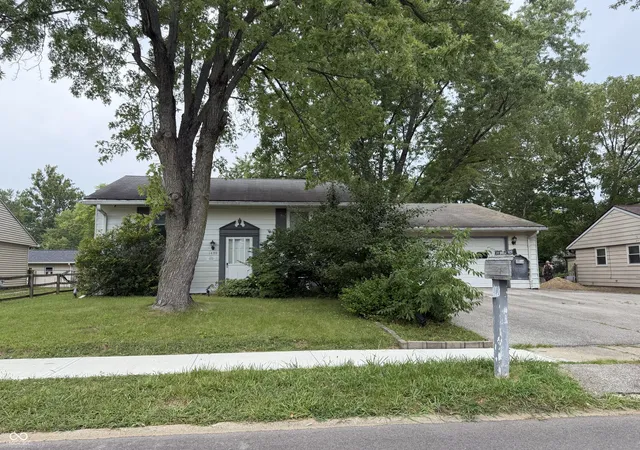 1st image of 1420 Pierce Dr, Plainfield, IN 46168 | MLS# 22113087