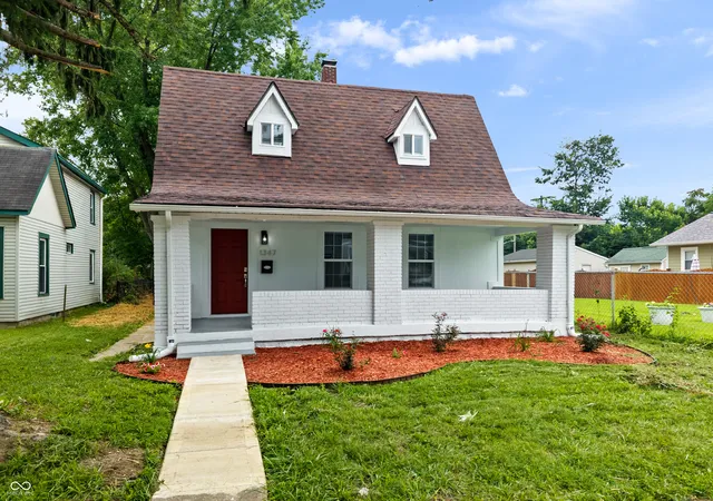 1st image of 1347 Edgemont Ave, Indianapolis, IN 46208 | MLS# 22113091