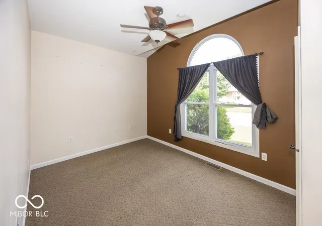 13th image of 1020 S Creek Dr W, Greensburg, IN 47240 | MLS# 22113103