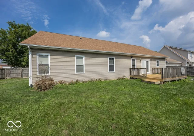 2nd image of 1020 S Creek Dr W, Greensburg, IN 47240 | MLS# 22113103