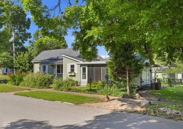2nd image of 430 Pearl St, Pendleton, IN 46064 | MLS# 22113105
