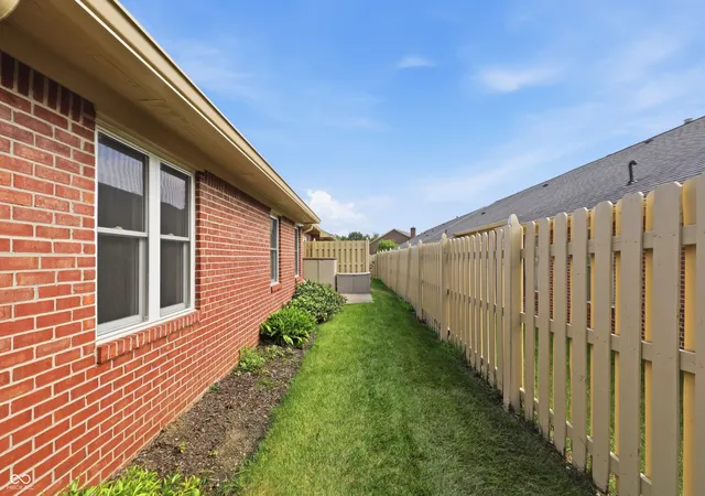 32nd image of 6510 S Waybridge Ct, Indianapolis, IN 46237 | MLS# 22113109
