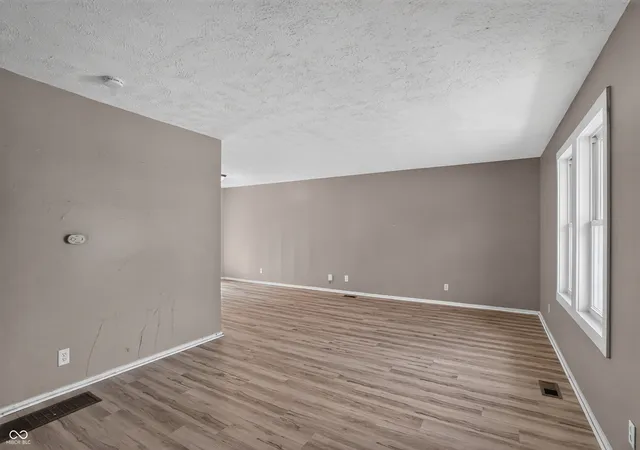 Photo 4 of Single family home for sale at 7901 E 35th Street, Indianapolis, IN 46226 | MLS# 22113111 | Listing updated on 2026-09-17
