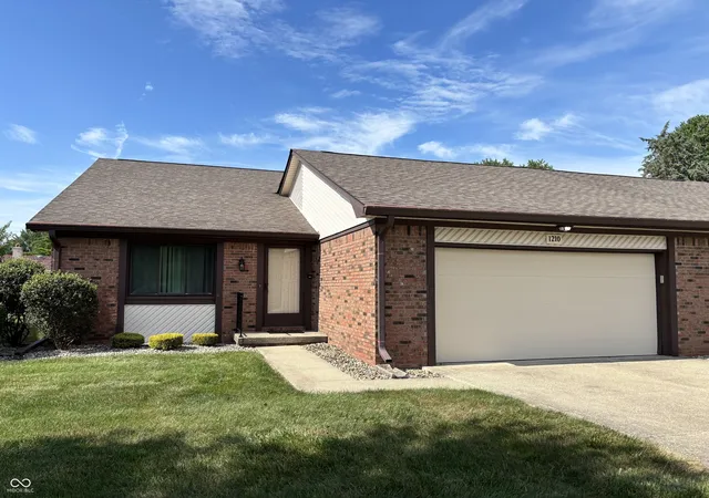 1st image of 1210 Ruby Dr #E-1, Shelbyville, IN 46176 | MLS# 22113120
