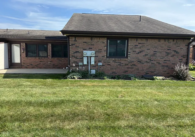 2nd image of 1210 Ruby Dr #E-1, Shelbyville, IN 46176 | MLS# 22113120