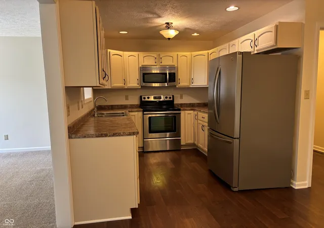 4th image of 1210 Ruby Dr #E-1, Shelbyville, IN 46176 | MLS# 22113120