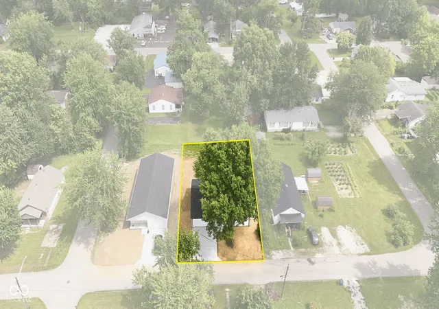Homes for sale in Austin, IN | 230 North St, Austin, IN 47102 | MLS# 22113181