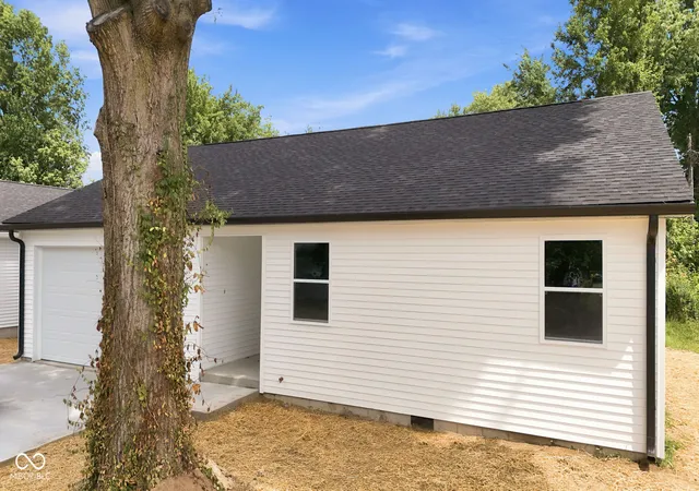 Homes for sale in Austin, IN | 230 North St, Austin, IN 47102 | MLS# 22113181