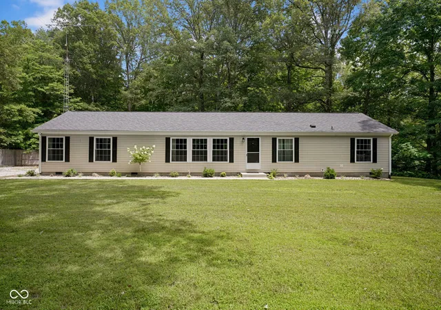 Homes for sale in North Vernon, IN | 860 N County Road 700 W, North Vernon, IN 47265 | MLS# 22113182
