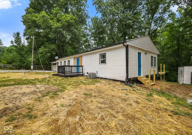 2nd image of 700 Walnut Grove Rd, Martinsville, IN 46151 | MLS# 22113184