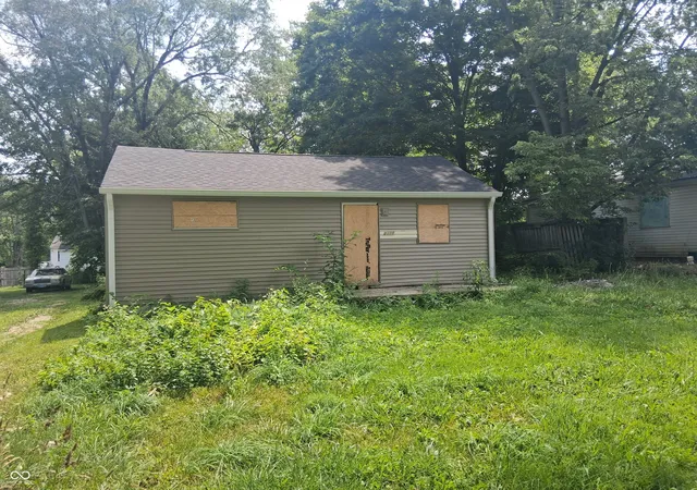Photo 1 of Single family home for sale at 2318 N Wolfe St, Muncie, IN 47303 | MLS# 22113185 | Listing updated on 2026-08-04